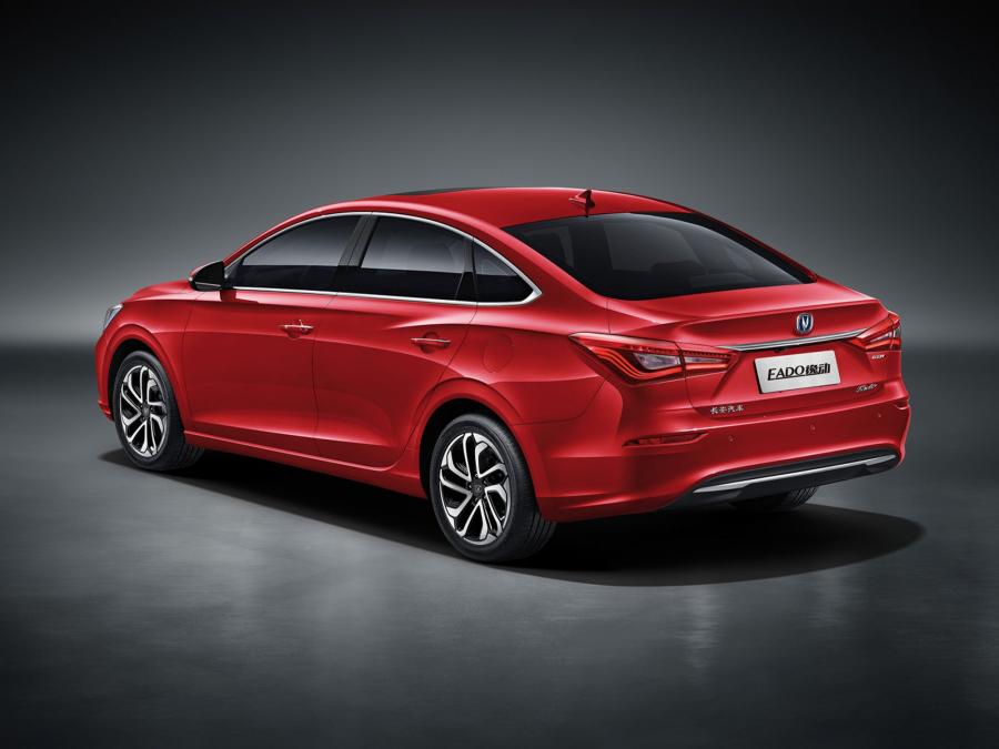  ChangAn Eado 2018 года  (фото 9 из 23)